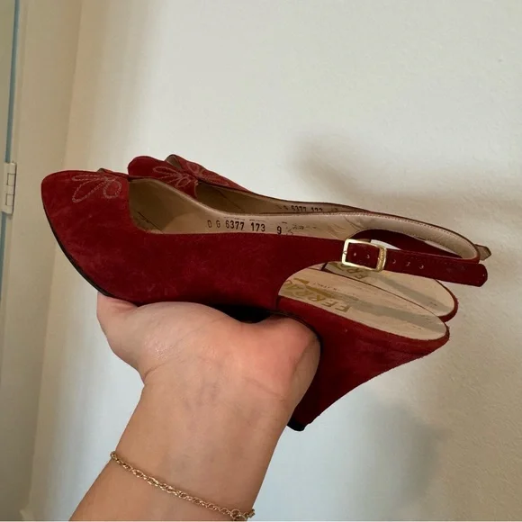 Salvatore Ferragamo Red Suede Women's Heels - Picture 4 of 10